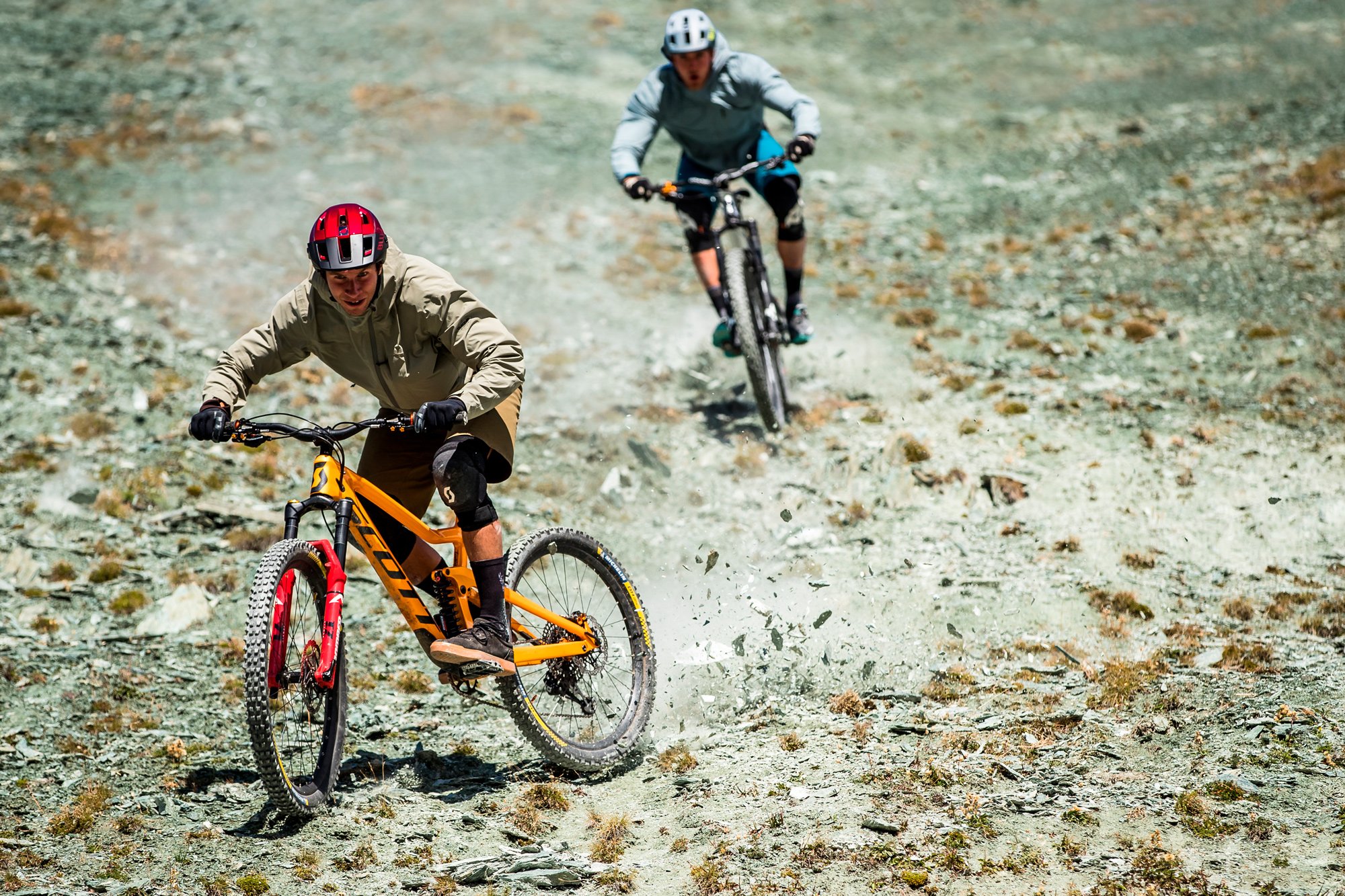 Bluegrass-rogue-core-mips-mtb-enduro-helmet-vincent-tupin-kevin-miquel00077